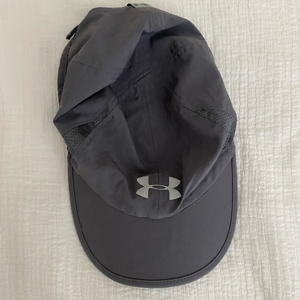 Under Armour grey running cap